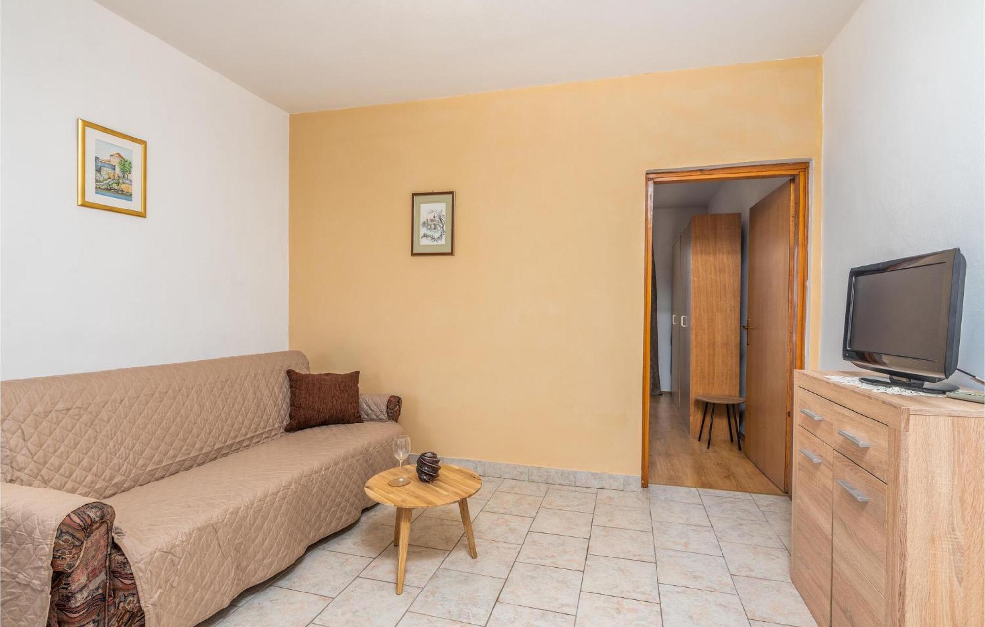 Gorgeous Apartment In Krk With Wifi Đảo Krk Ngoại thất bức ảnh